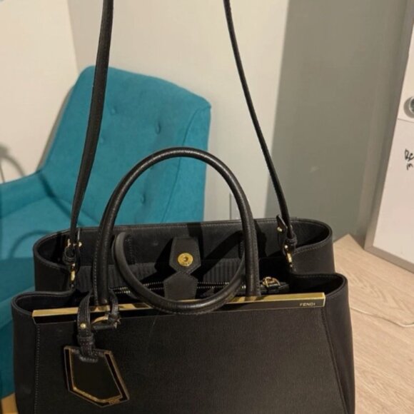 Genuine Fendi 2Jours Medium‑Large Tote Very Good Condition (Dust Bag Included) - Picture 4 of 13